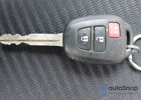 2016 Toyota Rav4 Le z USA, uszkodzony, nr VIN 2T3BFREV1GW529141